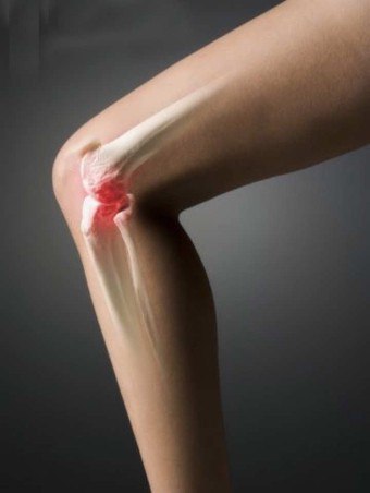 Wat bedreigt de zwelling van de knie?