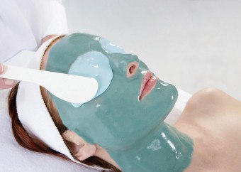Čo je užitočné pre masku alginátu tváre a ako to dokážete sami?