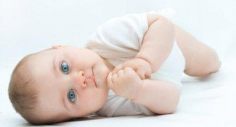 Apa yang perlu saya lakukan apabila bayi saya mempunyai pusar?