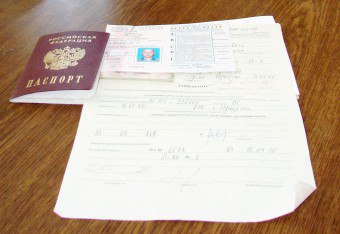 期限切れのパスポートを変更するにはどうすればよいですか？