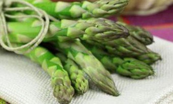 Hva er asparges og hva spiser det?