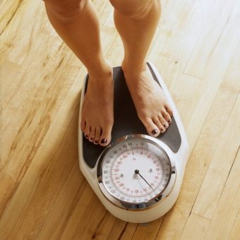 Apa yang menyebabkan penurunan berat badan secara tiba-tiba pada wanita dan bagaimana keadaannya berbahaya?