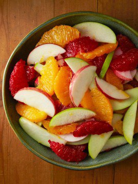 Yoğurtlu meyve salatası: en iyi tarifler