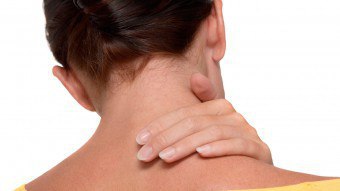 A corcunda no pescoço é um defeito estético "inofensivo" ou um problema interno real?