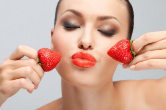Menyediakan kosmetik untuk menghadapi strawberi