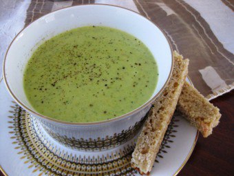 Koking brokkoli suppe-puree: de beste oppskriftene