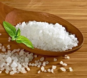Mencari jawapan kepada soalan itu, apa yang perlu menggantikan garam dengan diet?