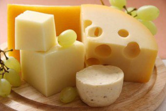 냉장고에 치즈를 제대로 저장하는 기술
