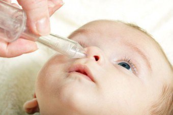 Hvordan og hva å vaske en nese til barnet: trinnvis instruksjon for unge foreldre
