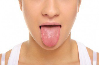 Hur bli av med blåsor i tungan?