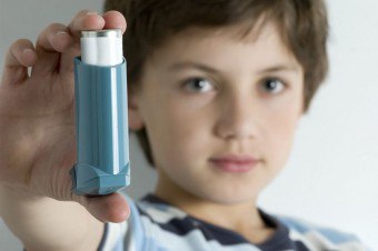 Hur man behandlar bronkialastma hos barn och vuxna