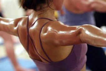 女の子の背中の筋肉を鍛える方法は？