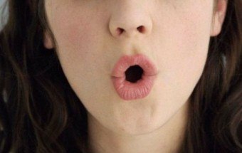 Bagaimana untuk belajar membaca di bibir?