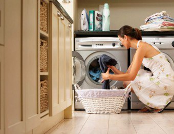 วิธีการล้างสิ่งหลั่ง: คำแนะนำสำหรับแม่บ้าน