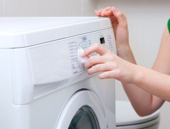 วิธีการล้างสิ่งหลั่ง: คำแนะนำสำหรับแม่บ้าน