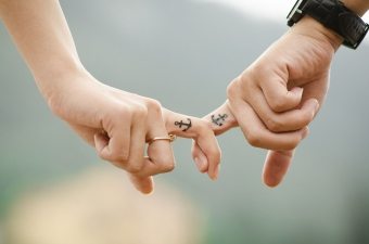 남자와 여자 사이에 사랑과 우정이 어떻게 교차합니까?