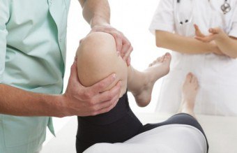 膝の怪我を適切に治療する方法