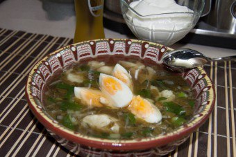 Como cozinhar sopa oxálica com ovo