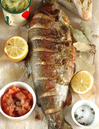 كيف تطبخ سمكة لذيذة وصحية؟ وصفات للطبخ وتدخين الأسماك في aerogril