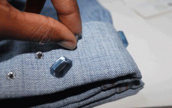 Hoe steentjes op kleding te plakken: de ontwerper zelf