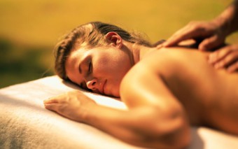 Maksimum zevki sağlamak için eşinize nasıl masaj yapılır?