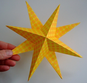 Bagaimana untuk membuat bintang tiga dimensi dari kertas?
