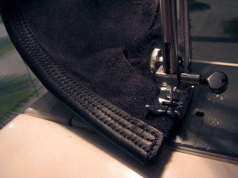 كيفية خياطة الجلد باليد باستخدام أدوات وماكينة الخياطة؟