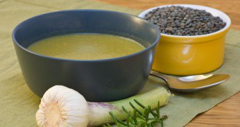 녹색 렌즈 콩을 요리하는 방법 : 우리는 특별한 음식으로 사랑하는 사람들을 응원합니다.