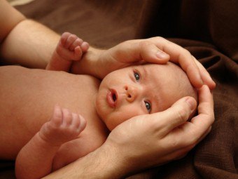 Como curar um resfriado para um recém-nascido?