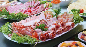 Aké jedlá je možné pripraviť na svadbu a možnosti bufetového stola