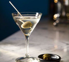 Jakie przekąski są serwowane w Martini?