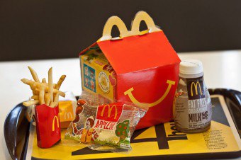 Apakah jenis makanan yang ditawarkan oleh McDonald's? Adakah ia berbaloi untuk terlibat dalam makanan berbahaya tetapi lazat ini?