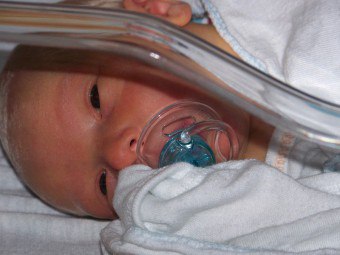 Niedobór tlenu u noworodków: przyczyny, objawy, leczenie, konsekwencje