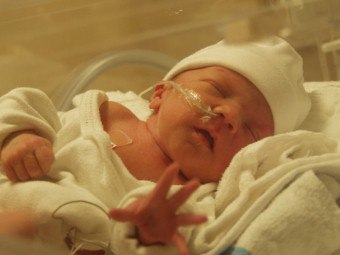 Niedobór tlenu u noworodków: przyczyny, objawy, leczenie, konsekwencje