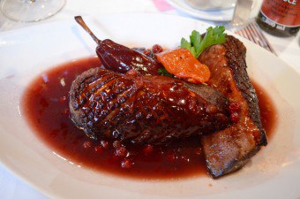 Brusnicová omáčka na mäso: pripravíme obväz pre kurča, kačacie, morčacie a bravčové