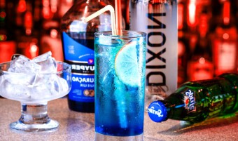 Cocktail "Blue Lagoon" - oppskrift på en vellykket fest