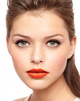 Coral Lipstick: come realizzare un trucco perfetto
