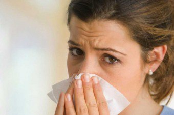 Bruine snot als een symptoom van genyantritis