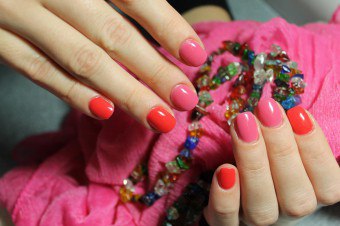 Manicure dalam gaya Feng Shui: bagaimana menggabungkan warna varnis dengan betul?