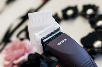 La macchina per la lucidatura dei capelli: i pro ei contro del dispositivo, così come le caratteristiche della scelta