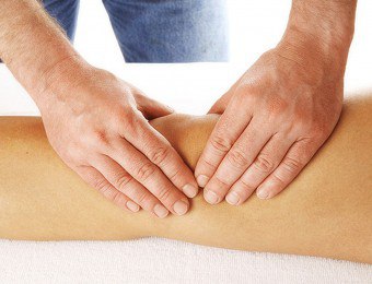 Massagem da articulação do joelho: recomendações para realizar com várias doenças