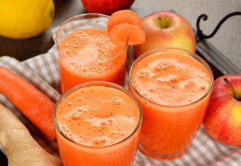 Ненадмашан укус и користи у једној чаши: научимо да кувамо сок од јабуке