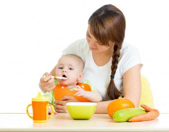 Adakah perlu untuk memaksa kanak-kanak makan: nasihat kepada ibu bapa muda