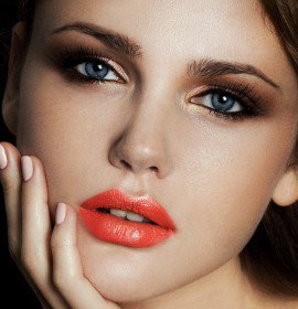 Características de maquiagem para pálpebras omitidas: como remover a tristeza do olhar