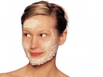 얼굴 용 엑스 폴리 에이 팅 제품 : 민간 또는 전문 치료를 위해 무엇이 더 낫습니까?