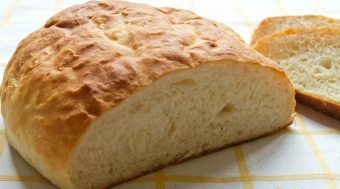 خبز الخبز لذيذ في المنزل