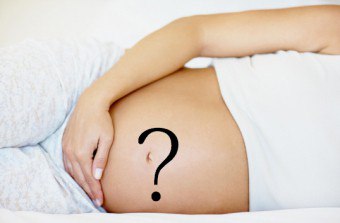なぜ妊娠中の女性にストーニーの腹があるのですか？