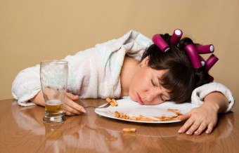 Por que isso te deixa tonto depois de comer, você tem fraqueza e sonolência?