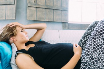 なぜ妊娠は非常にめまいになるのですか？