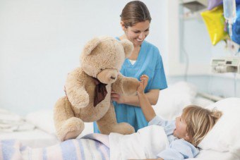 Por que há dores perto do umbigo em uma criança: caminhos do tratamento